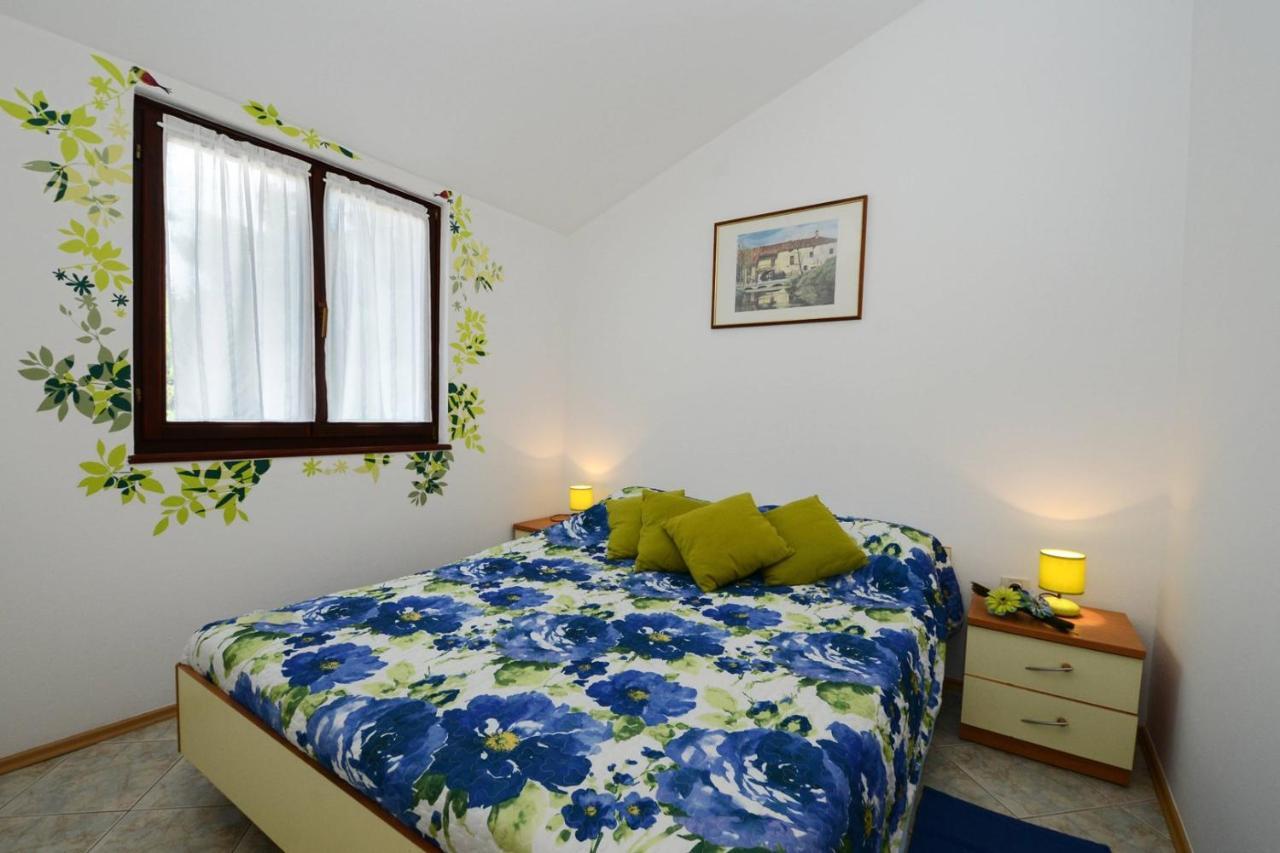 Apartments Kadum Porec Center Near The Beach Exterior photo